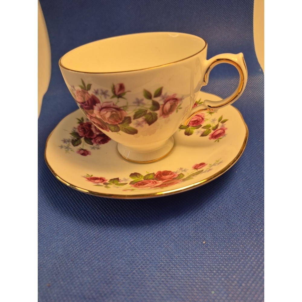 Queen Anne Bone China Tea Cup Saucer Set Floral Pattern, Made in England